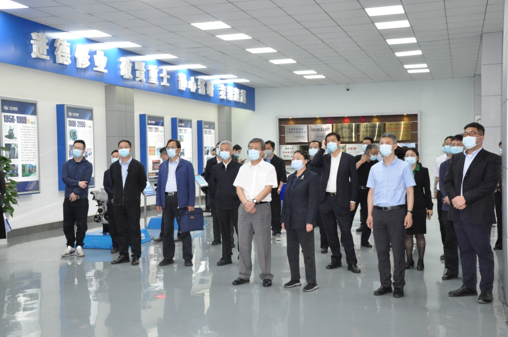 中共云南省委办公厅调研组到 尊龙新版人生就是博开展调研