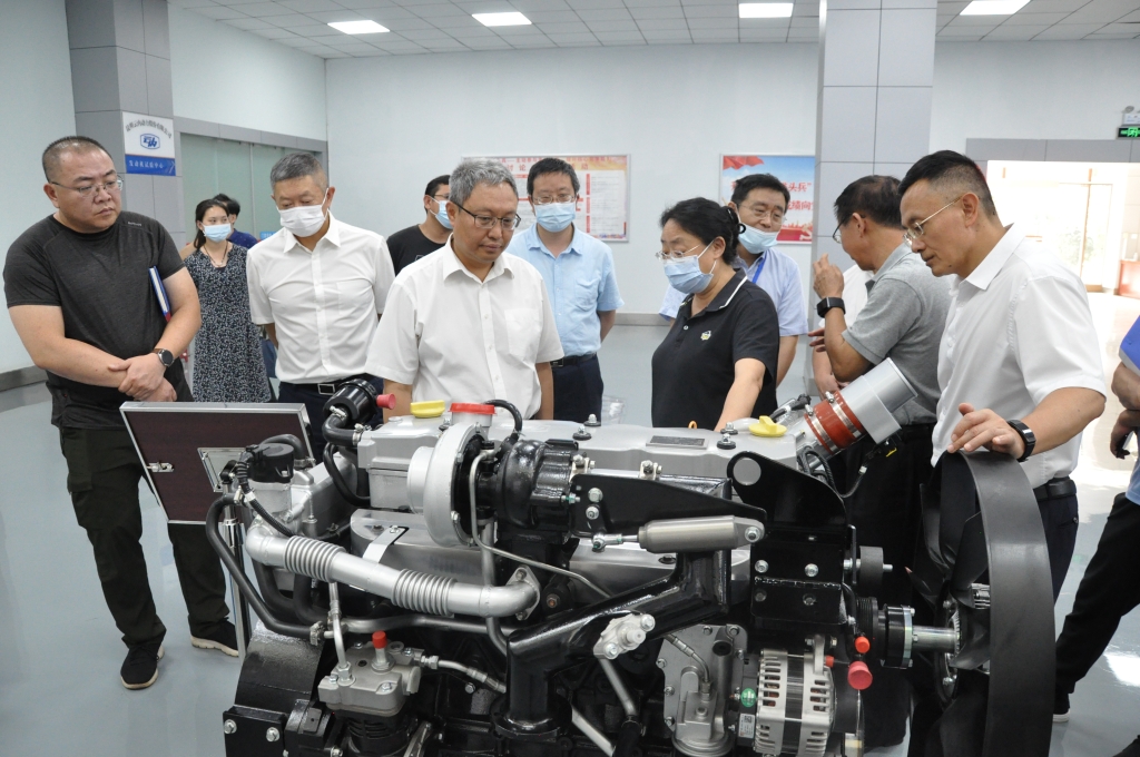 昆明市高端装备及汽车制造工业链主要向导到尊龙新版人生就是博动力开展调研