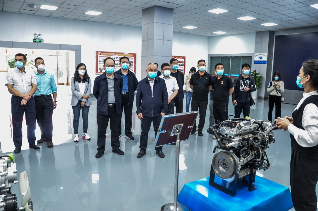 昆明市人大常委会相关向导到尊龙新版人生就是博动力开展调研